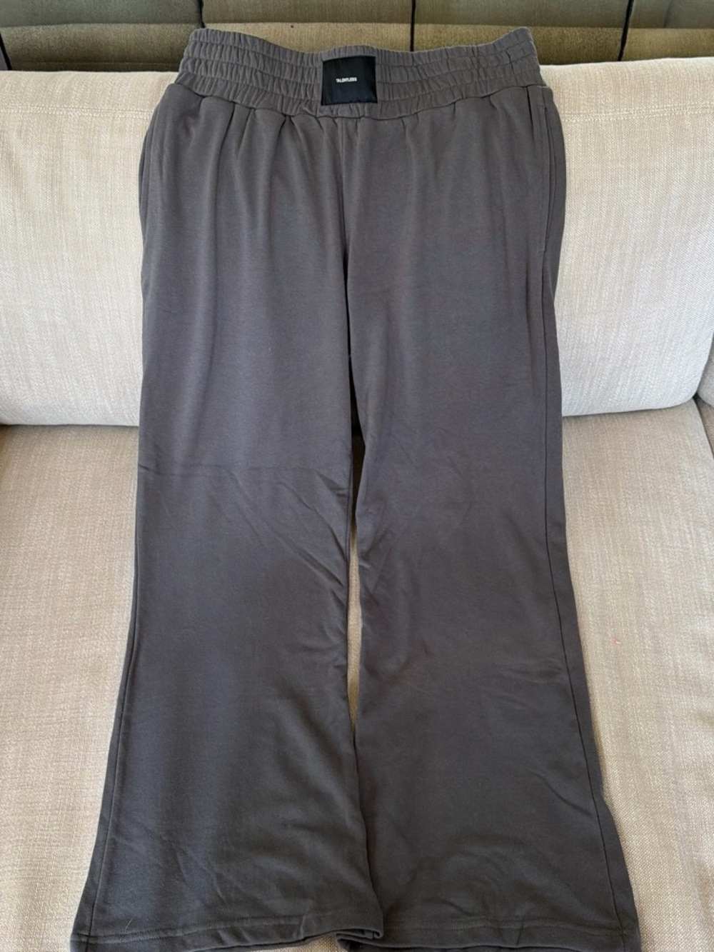 TALENTLESS Women's Wide-Leg Track Pants in Dark Gray